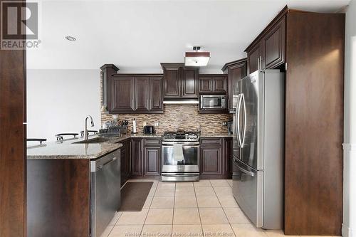 4325 Pioneer, Windsor, ON - Indoor Photo Showing Kitchen With Upgraded Kitchen