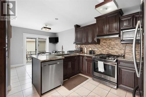 4325 Pioneer, Windsor, ON - Indoor Photo Showing Kitchen With Upgraded Kitchen