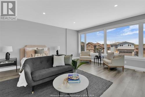 2596 Mayfair, Lasalle, ON - Indoor Photo Showing Living Room