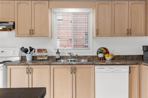 24 Gershwin Court, Hamilton, ON - Indoor Photo Showing Kitchen With Double Sink