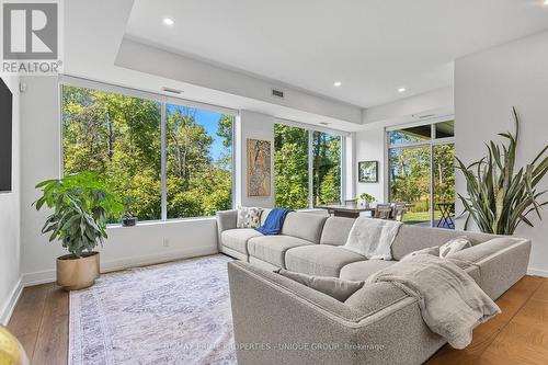 103 - 77 Yates Street, St. Catharines, ON - Indoor Photo Showing Living Room