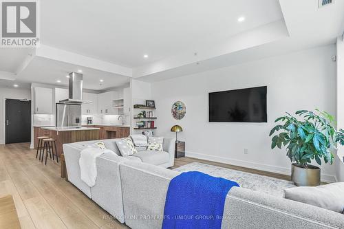 103 - 77 Yates Street, St. Catharines, ON - Indoor Photo Showing Living Room