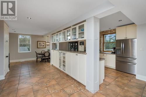 9405 Five Side Road, Erin, ON - Indoor Photo Showing Kitchen