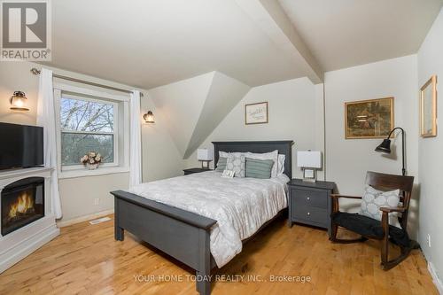 9405 Five Side Road, Erin, ON - Indoor Photo Showing Bedroom