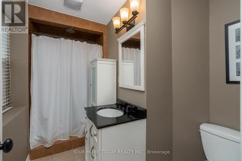 9405 Five Side Road, Erin, ON - Indoor Photo Showing Bathroom