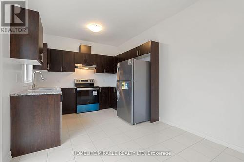 30 Doc Lougheed Avenue, Southgate, ON - Indoor Photo Showing Kitchen With Stainless Steel Kitchen