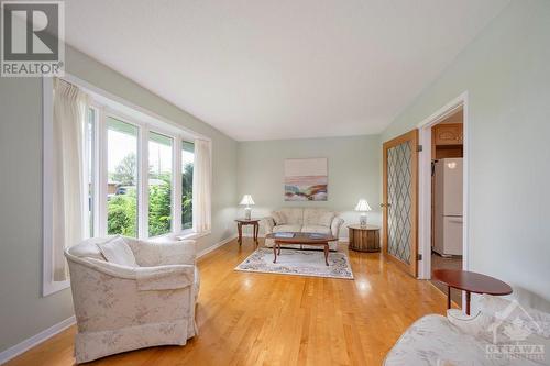 3120 Southmore Drive, Ottawa, ON - Indoor Photo Showing Living Room