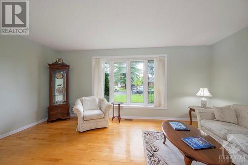 3120 Southmore Drive, Ottawa, ON - Indoor Photo Showing Living Room