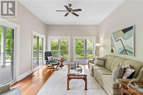 1526 Carsonby Road E, Ottawa, ON - Indoor Photo Showing Living Room