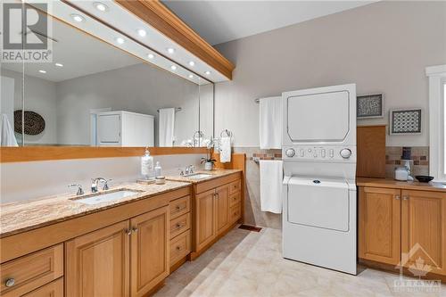 1526 Carsonby Road E, Ottawa, ON - Indoor Photo Showing Laundry Room