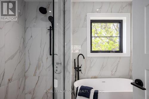 7 Ferncroft Drive, Toronto (Birchcliffe-Cliffside), ON - Indoor Photo Showing Bathroom