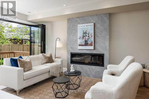 7 Ferncroft Drive, Toronto (Birchcliffe-Cliffside), ON - Indoor Photo Showing Living Room With Fireplace