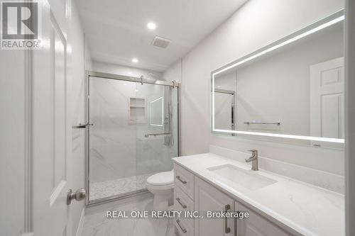 149 Downey Circle, Aurora, ON - Indoor Photo Showing Bathroom