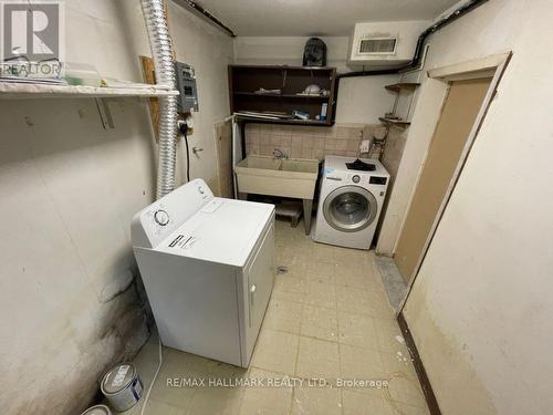 9762 Keele Street, Vaughan, ON - Indoor Photo Showing Laundry Room