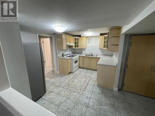 9762 Keele Street, Vaughan, ON - Indoor Photo Showing Kitchen With Double Sink