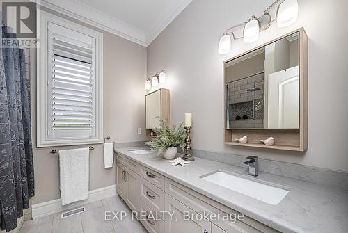 4 Blake Street, East Gwillimbury, ON - Indoor Photo Showing Bathroom