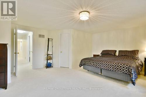 39 Peevers Crescent, Newmarket, ON - Indoor Photo Showing Bedroom