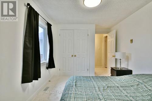 39 Peevers Crescent, Newmarket, ON - Indoor Photo Showing Bedroom