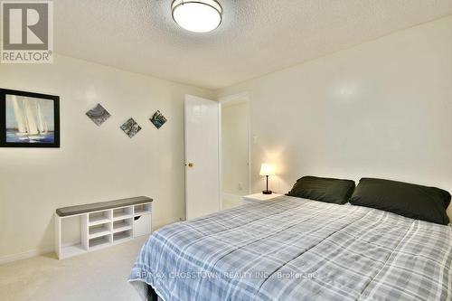 39 Peevers Crescent, Newmarket, ON - Indoor Photo Showing Bedroom