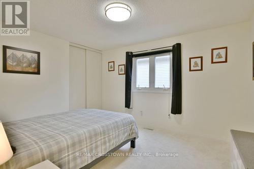 39 Peevers Crescent, Newmarket, ON - Indoor Photo Showing Bedroom