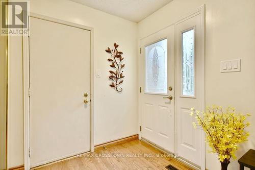 39 Peevers Crescent, Newmarket, ON - Indoor Photo Showing Other Room