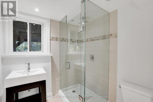 130 Dew Street, King, ON - Indoor Photo Showing Bathroom