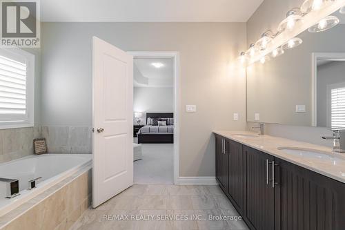 31 Humberstone Crescent, Brampton (Northwest Brampton), ON - Indoor Photo Showing Bathroom