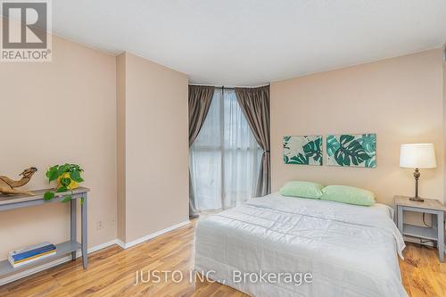 205 - 25 Trailwood Drive, Mississauga (Hurontario), ON - Indoor Photo Showing Bedroom