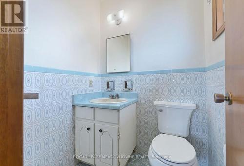 70 Saint Andrews Boulevard, Toronto (Kingsview Village-The Westway), ON - Indoor Photo Showing Bathroom