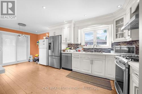 2 Dana Court, Brampton, ON - Indoor Photo Showing Kitchen