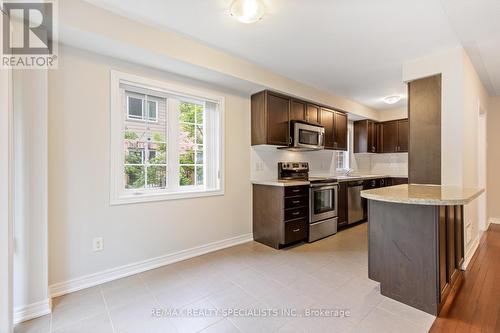 42 - 233 Duskywing Way, Oakville (Bronte West), ON - Indoor Photo Showing Kitchen