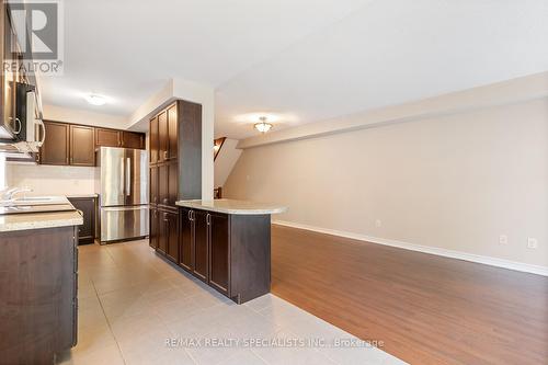 42 - 233 Duskywing Way, Oakville, ON - Indoor Photo Showing Kitchen