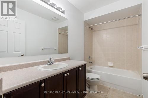 42 - 233 Duskywing Way, Oakville, ON - Indoor Photo Showing Bathroom