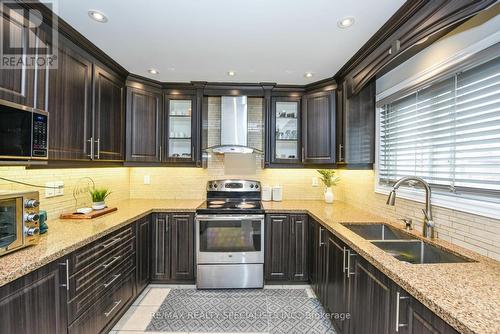 236 Fernforest Drive W, Brampton (Sandringham-Wellington), ON - Indoor Photo Showing Kitchen With Double Sink With Upgraded Kitchen