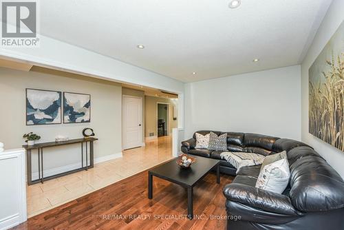 236 Fernforest Drive W, Brampton (Sandringham-Wellington), ON - Indoor Photo Showing Living Room