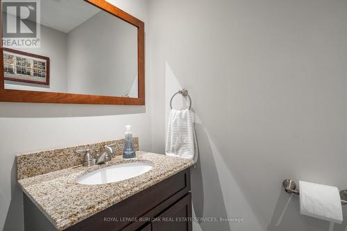 3 - 2070 Brant Street, Burlington, ON - Indoor Photo Showing Bathroom