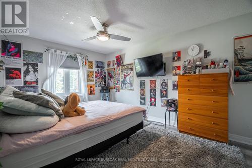 3 - 2070 Brant Street, Burlington, ON - Indoor Photo Showing Bedroom