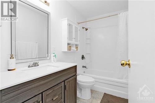 114 Mcclintock Way, Ottawa, ON - Indoor Photo Showing Bathroom