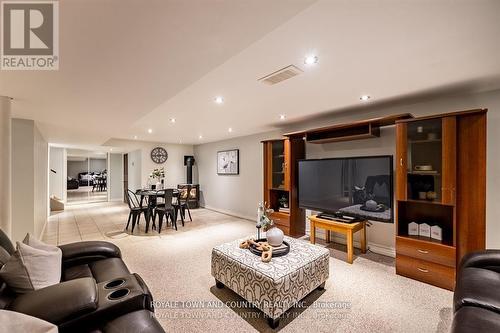 226 Angeline Street N, Kawartha Lakes (Lindsay), ON - Indoor Photo Showing Living Room