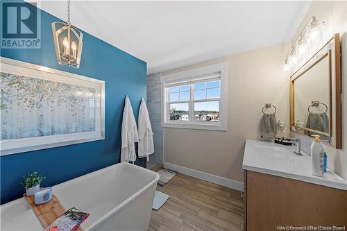 48 Belay, Moncton, NB - Indoor Photo Showing Bathroom