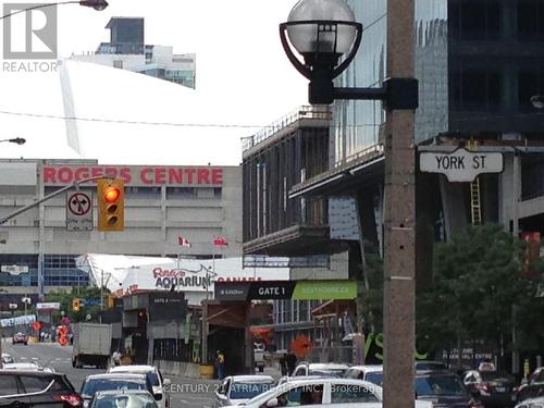 2008 - 65 Bremner Boulevard, Toronto (Waterfront Communities), ON - Outdoor