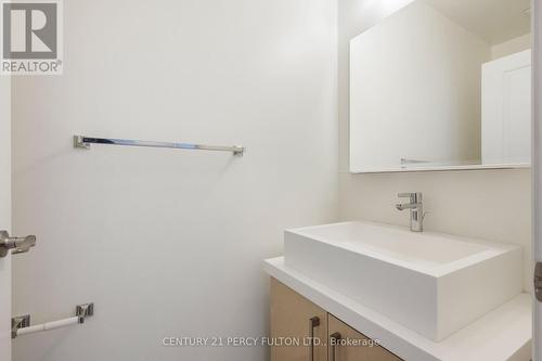 4309 - 65 St Mary Street, Toronto, ON - Indoor