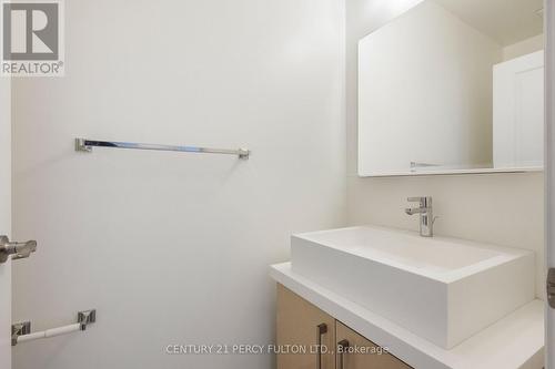 4309 - 65 St Mary Street, Toronto, ON - Indoor Photo Showing Bathroom