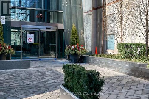 4309 - 65 St Mary Street, Toronto, ON - Outdoor