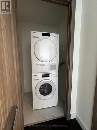 2606 - 27 Mcmahon Drive, Toronto (Bayview Village), ON - Indoor Photo Showing Laundry Room