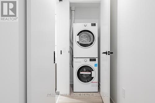 2802 - 55 Charles Street E, Toronto (Church-Yonge Corridor), ON - Indoor Photo Showing Laundry Room