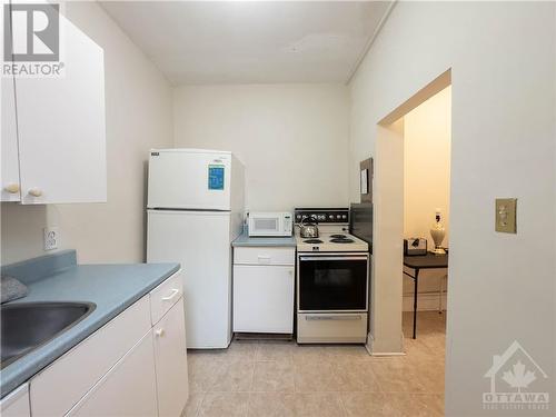 77 Florence Street, Ottawa, ON - Indoor Photo Showing Kitchen