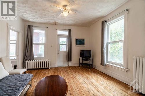 77 Florence Street, Ottawa, ON - Indoor Photo Showing Living Room