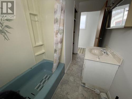 16 King Street North, Chapleau, ON - Indoor Photo Showing Bathroom