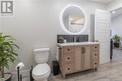 398 Glengrove, Moncton, NB - Indoor Photo Showing Bathroom